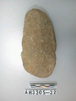 藏品(中型斜刃打製石斧)的圖片